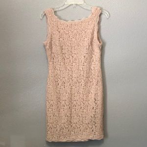 Adriana Papell dress Women's 6 sleeveless pink lace Zips up and down V back EUC